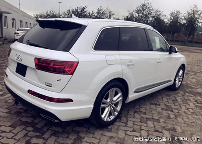2017款?yuàn)W迪Q7加拿大版3.0T 全尺寸越野現(xiàn)車(chē)優(yōu)惠來(lái)襲