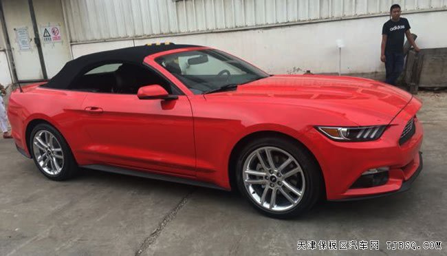2017款福特野馬2.3T加規(guī)版敞篷跑車(chē) 平行進(jìn)口車(chē)報(bào)價(jià)50萬(wàn)