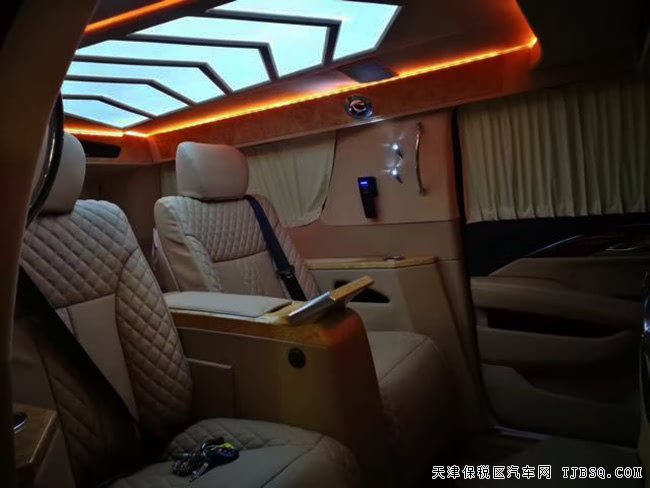 2017款凱迪拉克凱雷德6.2L加規(guī)版 豪華升級版現(xiàn)車142萬