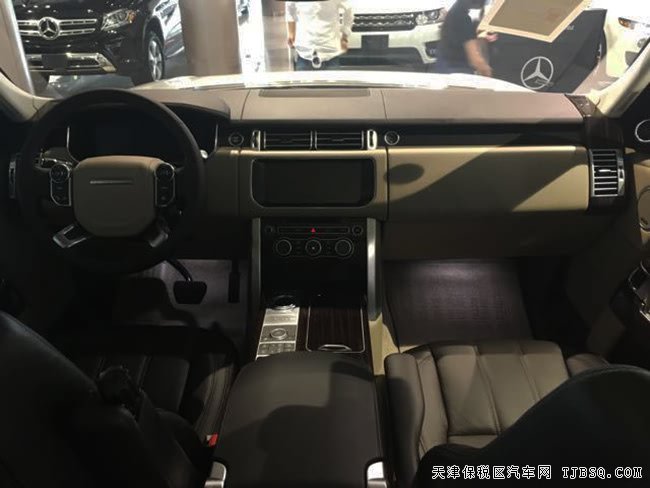 2017款路虎攬勝3.0T行政美規(guī)版 HSE包現(xiàn)車(chē)129萬(wàn)優(yōu)惠呈現(xiàn)