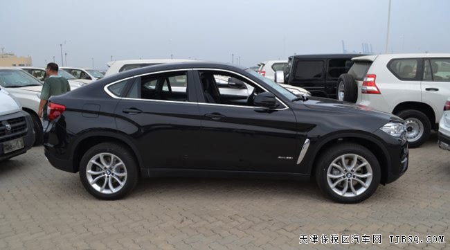 2017款寶馬X6墨西哥版 小天窗/19輪/液晶儀表現(xiàn)車71.5萬(wàn)