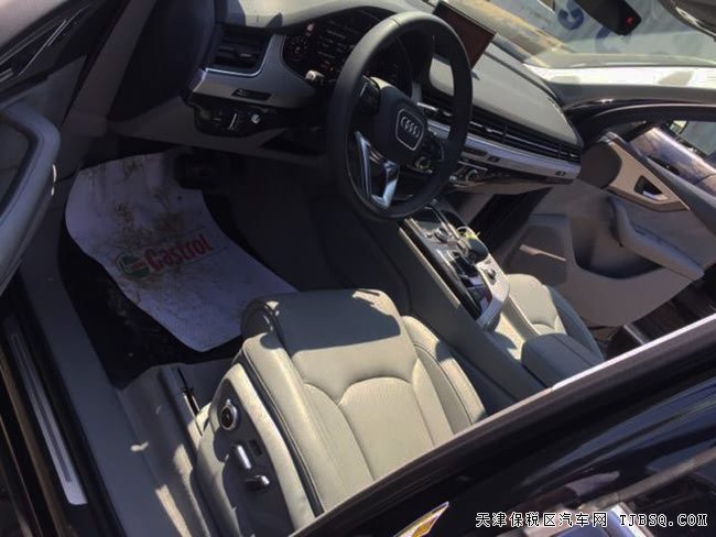 2017款奧迪Q7加規(guī)版 21輪/駕駛增強(qiáng)包/豪華包現(xiàn)車82萬購