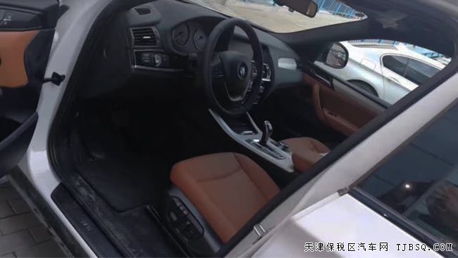 2016款寶馬X4中東版動(dòng)感運(yùn)動(dòng)SUV 平行進(jìn)口車46.5萬惠報(bào)價(jià)