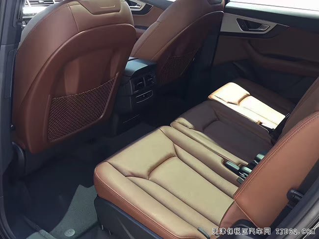 平行進(jìn)口車奧迪Q7加規(guī)版3.0T 2017款現(xiàn)車即刻擁有