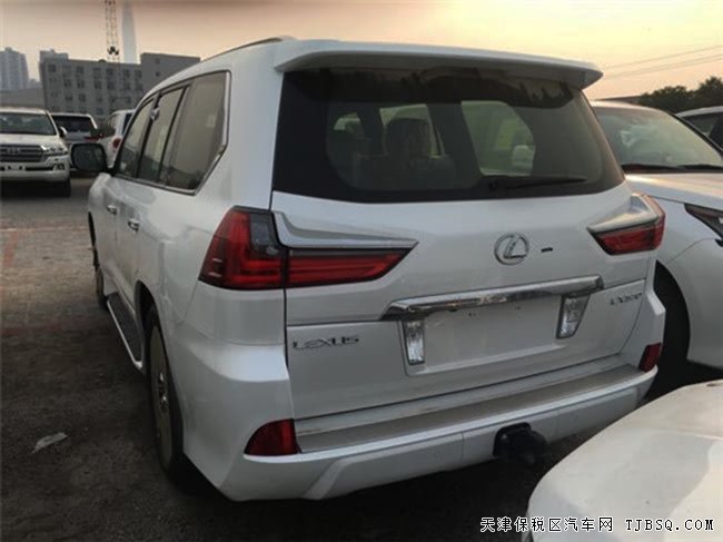 2017款雷克薩斯LX570中東版頂配 天津港現(xiàn)車(chē)樂(lè)享