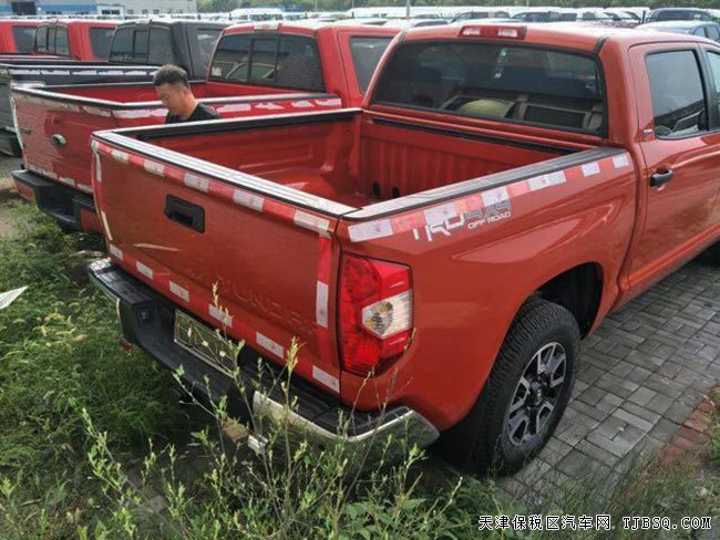 2017款豐田坦途SR5 TRD版皮卡 18輪/天窗/JBL現(xiàn)車46.5萬