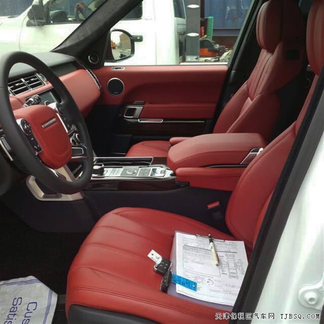 2017款路虎攬勝創(chuàng)世加長(zhǎng)版 5.0T V8現(xiàn)車絢麗來(lái)襲