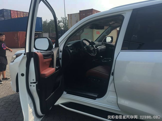 2017款雷克薩斯LX570加拿大版 8座現(xiàn)車勁惠來(lái)襲