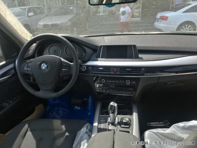 2017款寶馬X5中東版公路SUV 全景天窗/18輪現(xiàn)車65.3萬購