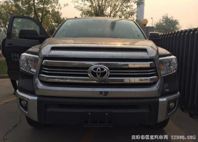 2017款豐田坦途SR5 TRD版美式皮卡 18輪/天窗現(xiàn)車53萬購