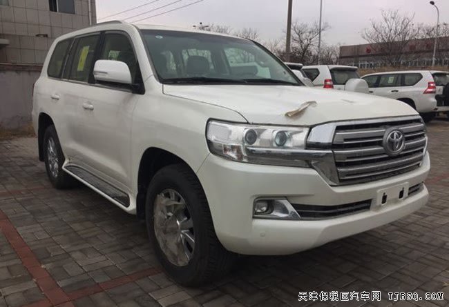 2017款豐田酷路澤5700中東版 7座/18輪/天窗現(xiàn)車98.5萬
