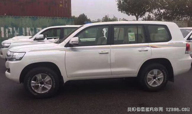 平行進口18款豐田酷路澤4000中東版 現(xiàn)車優(yōu)惠呈現(xiàn)
