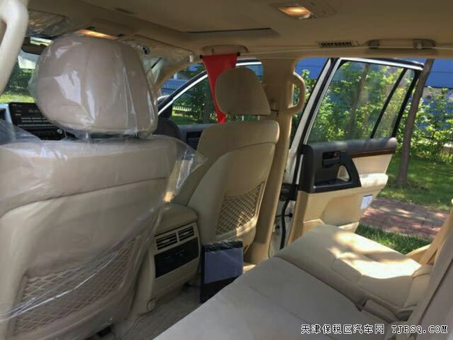 2017款豐田酷路澤4600中東版 8氣囊/7座/天窗現(xiàn)車91.7萬