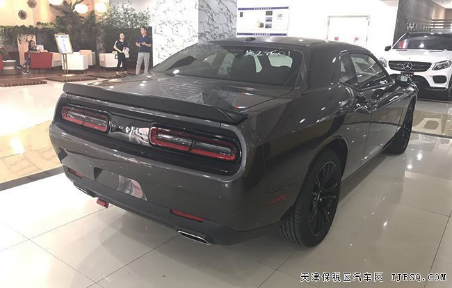 2017款道奇挑戰(zhàn)者3.6L經(jīng)典肌肉跑車 天津港現(xiàn)車熱賣