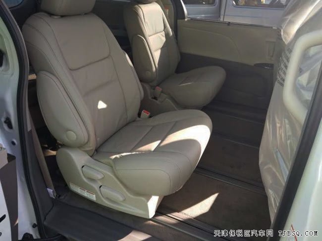 2017款豐田塞納3.5L經(jīng)典商務(wù)車(chē) 四驅(qū)版現(xiàn)車(chē)優(yōu)惠購(gòu)