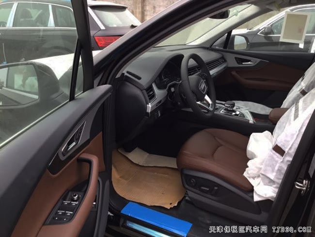 2017款奧迪Q7歐規(guī)版2.0T 五座/18輪/全景天窗現(xiàn)車58萬