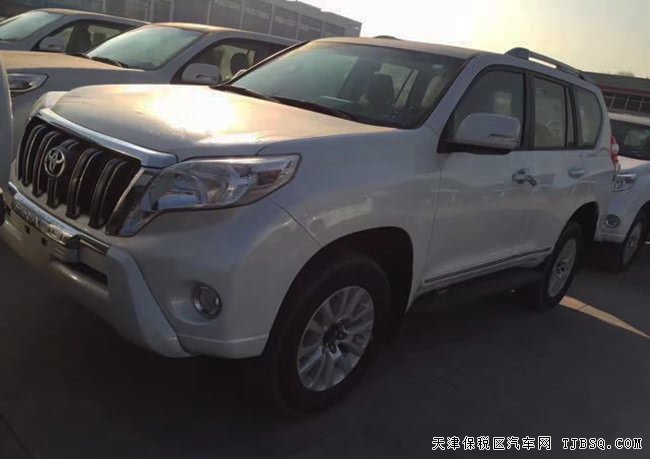 2017款豐田霸道4000中東版 外掛備胎/天窗/18輪現(xiàn)車(chē)56萬(wàn)