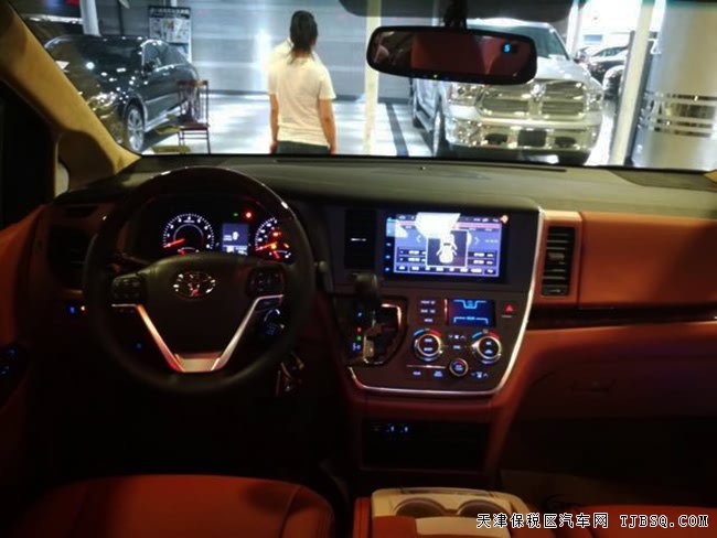 2017款豐田塞納3.5L四驅(qū)版MPV 華榮改裝版現(xiàn)車59萬巨獻(xiàn)