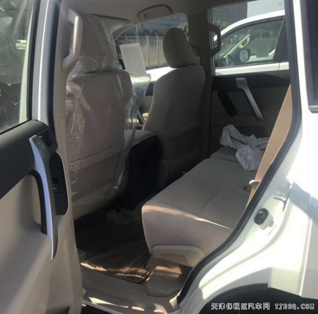 18款豐田霸道2700中東版 七座/天窗/后掛備胎現(xiàn)車45.5萬