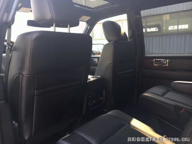 17款林肯領(lǐng)航員墨西哥版七座SUV 天津港現(xiàn)車優(yōu)享