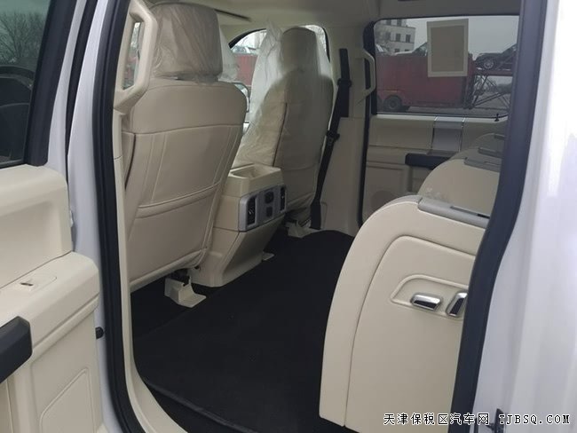 平行進口車17款福特勇猛者7座SUV 天津港現(xiàn)車熱賣