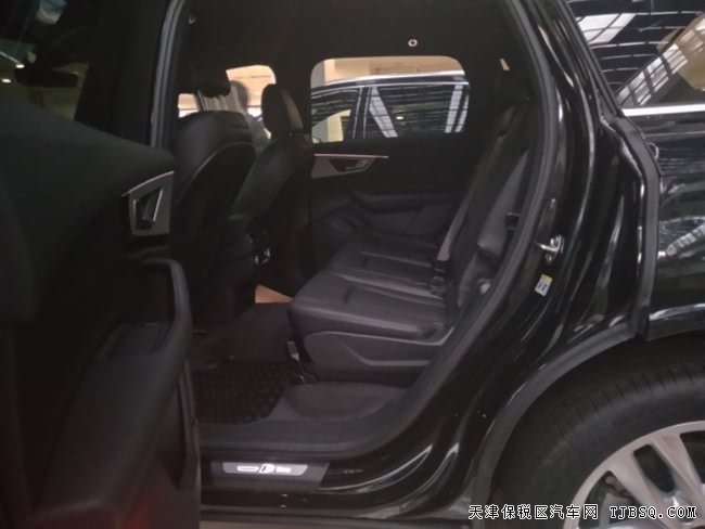 平行進口17款奧迪Q7加規(guī)版 21輪/科技包/雷測現(xiàn)車77.5萬