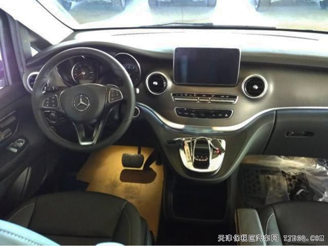 2018款奔馳V250墨西哥版 7座/全景天窗/18輪現(xiàn)車69.5萬