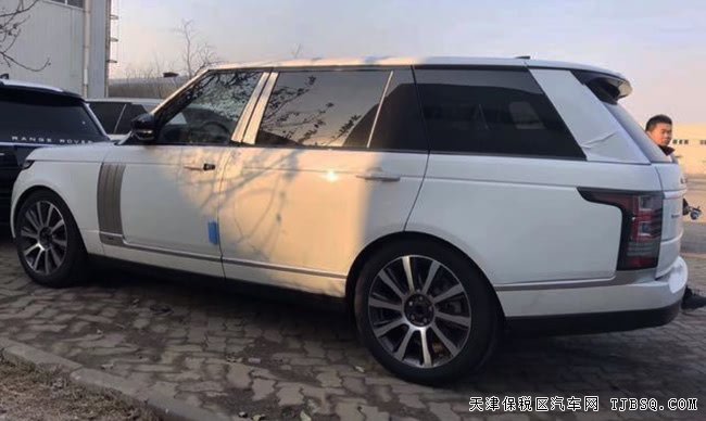 2017款路虎攬勝3.0T柴油創(chuàng)世加長(zhǎng)版 21輪/四座現(xiàn)車151萬