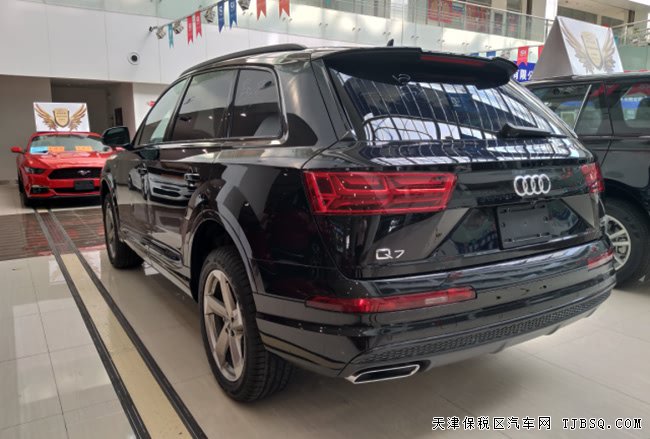 2018款奧迪Q7加規(guī)版 科技版/動態(tài)包/駕駛員包現(xiàn)車95萬購