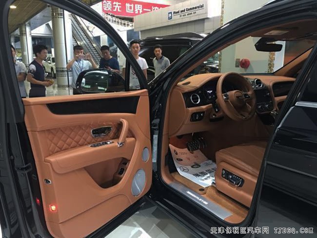 2017款賓利添越6.0T歐規(guī)版 全景天窗/22輪/4座現(xiàn)車406萬