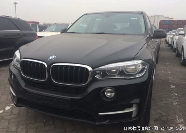 2017款寶馬X5中東版 18輪/全景天窗/液晶儀表現(xiàn)車68萬