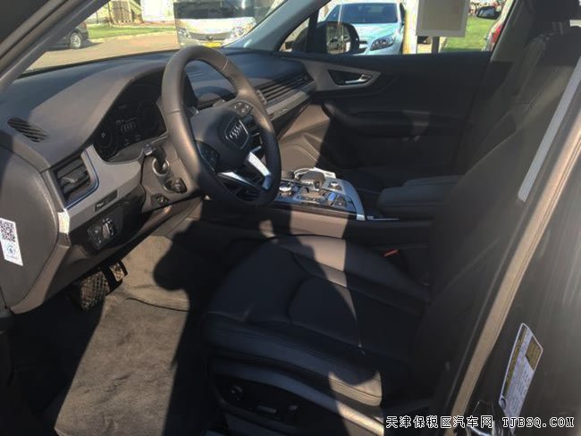 2018款?yuàn)W迪Q7加規(guī)版 7座/全景/20輪/S-line包現(xiàn)車73萬(wàn)購(gòu)