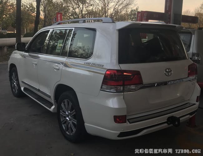 2018款豐田蘭德酷路澤中東版 4.0L現(xiàn)車津城樂享