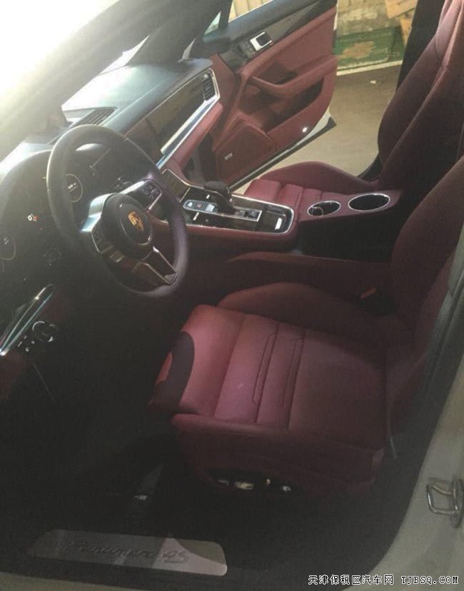 平行進口車18款保時捷Panamera 加規(guī)版現(xiàn)車優(yōu)惠呈現(xiàn)