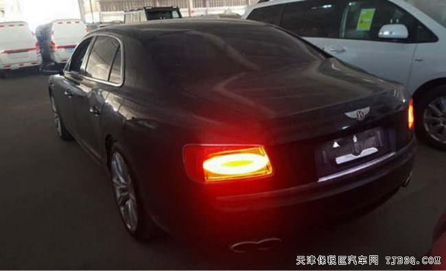 2017款賓利飛馳4.0T歐規(guī)版 21輪/5座/雷達(dá)測(cè)距現(xiàn)車(chē)259萬(wàn)