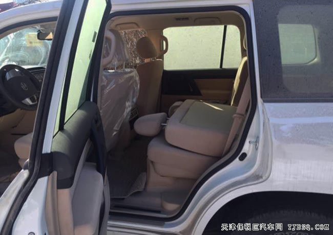 2015款豐田酷路澤4500柴油中東版 17輪/八座現(xiàn)車(chē)75.5萬(wàn)