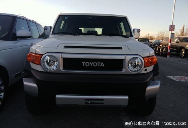 2017款豐田FJ酷路澤4.0L中東版 經(jīng)典復(fù)古SUV現(xiàn)車45萬購