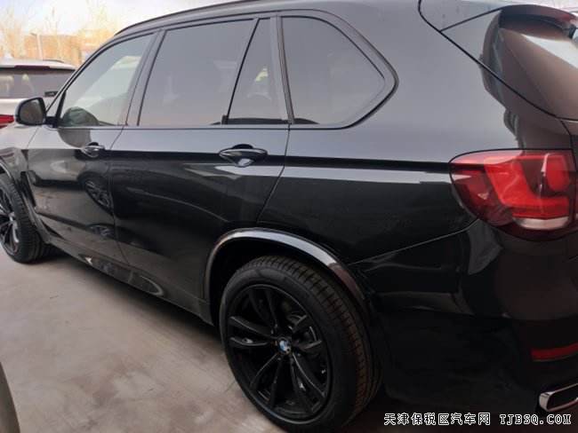 2018款寶馬X5M加規(guī)版 熏黑輪/大豪華包/M運動包現(xiàn)車79萬