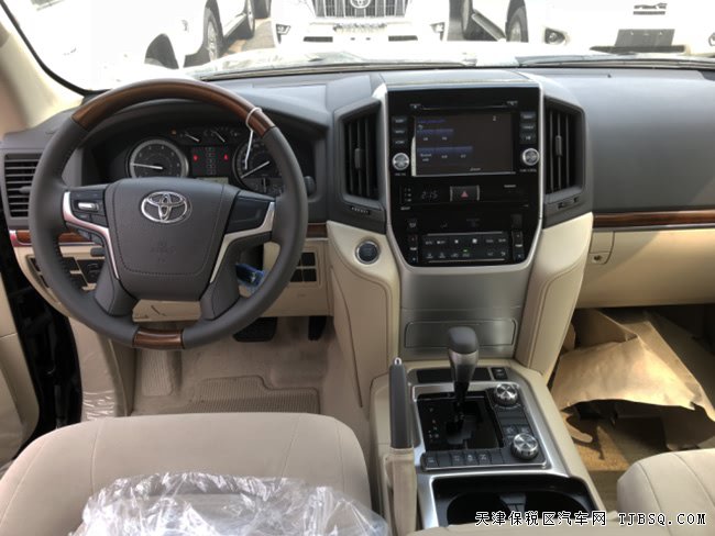 2018款豐田酷路澤4600中東版 7座/8氣囊/天窗現(xiàn)車93.7萬