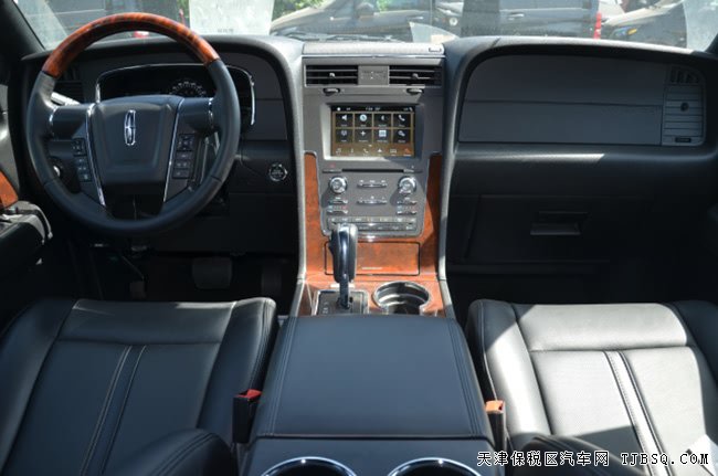 2017款林肯領(lǐng)航員3.5T加規(guī)版 20輪/天窗/7座現(xiàn)車79.5萬