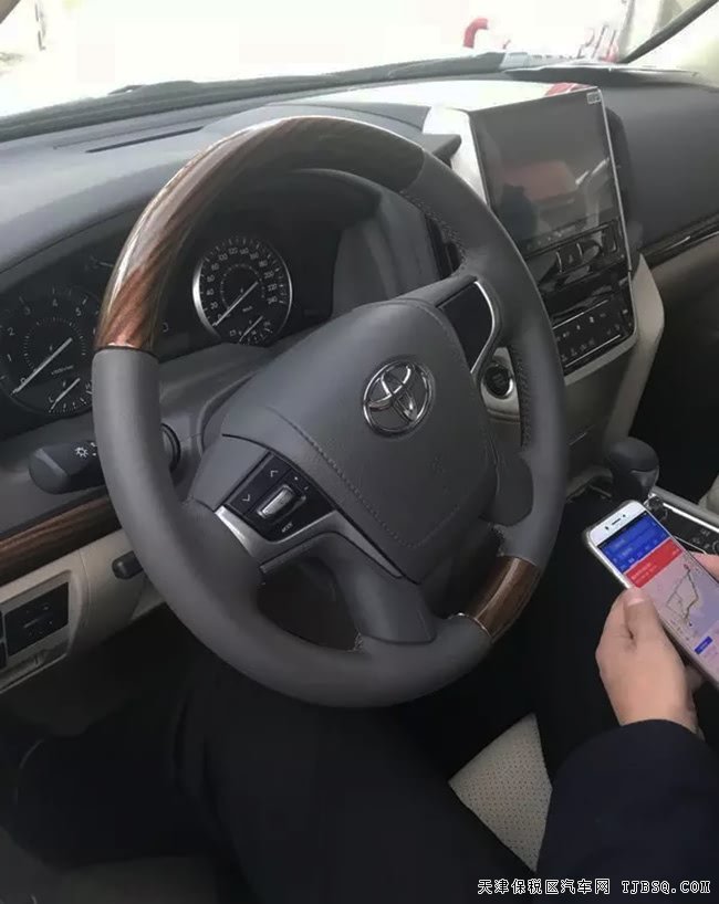 2018款豐田酷路澤4.0L中東版 陸地巡洋艦現(xiàn)車優(yōu)享
