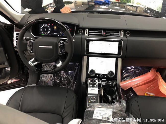 2018款路虎攬勝3.0T行政中東版 汽油現(xiàn)車優(yōu)惠呈現(xiàn)