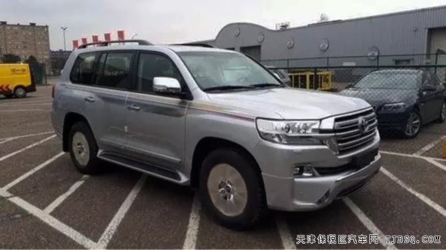 2018款豐田酷路澤4500中東版 柴油版現(xiàn)車優(yōu)惠來襲