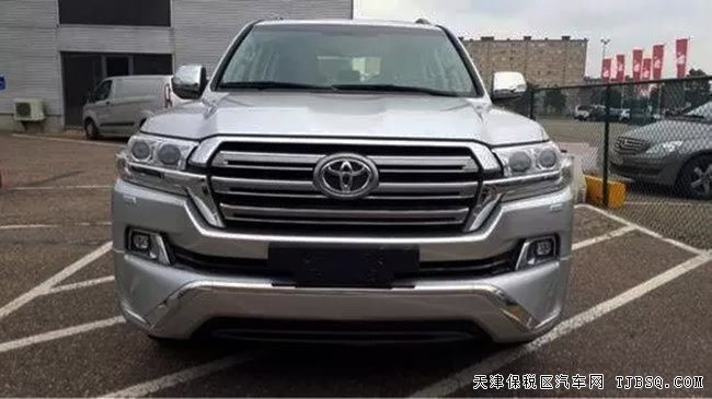 2018款豐田酷路澤4500中東版 柴油版現(xiàn)車優(yōu)惠來襲