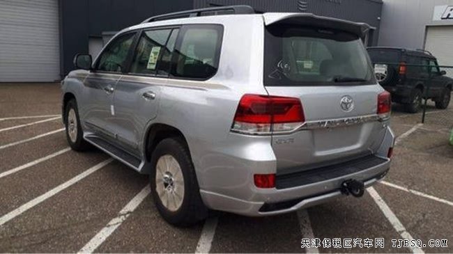 2018款豐田酷路澤4500中東版 柴油版現(xiàn)車優(yōu)惠來襲