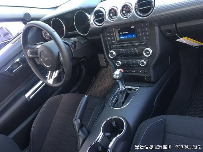 17款福特野馬2.3T加規(guī)版 19英寸熏黑輪/性能包現(xiàn)車(chē)30萬(wàn)