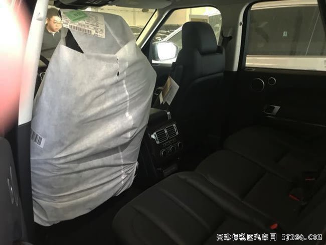 17款路虎攬勝3.0T行政汽油版 全景天窗/20輪現(xiàn)車112.5萬
