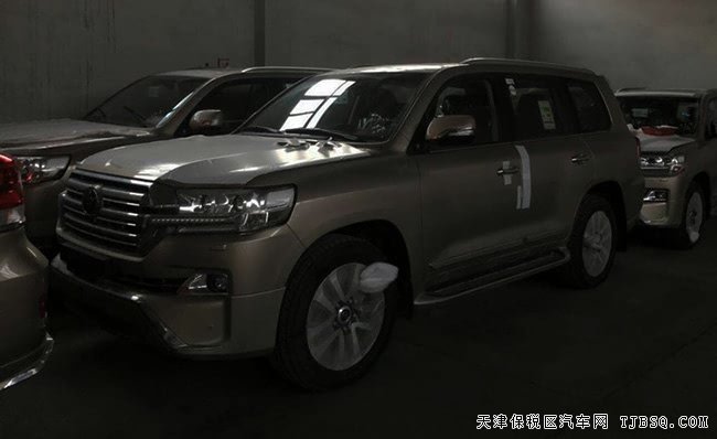 進(jìn)口豐田蘭德酷路澤5700中東版 18款現(xiàn)車享折扣