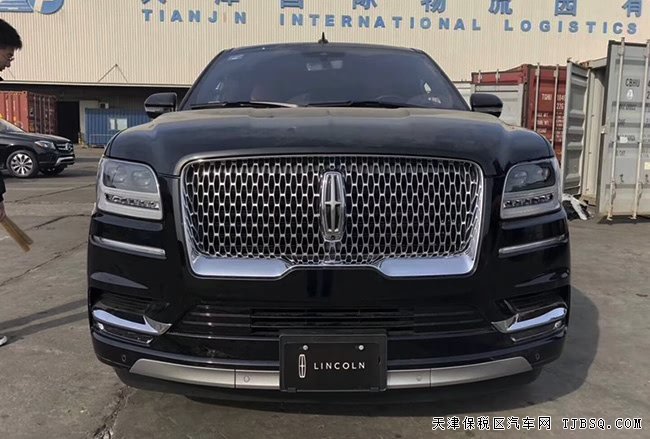 18款林肯領(lǐng)航員3.5T加長版 七座SUV現(xiàn)車優(yōu)惠專享