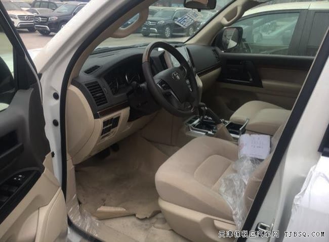 2018款豐田酷路澤4500中東版 柴油版現(xiàn)車尊享經(jīng)典